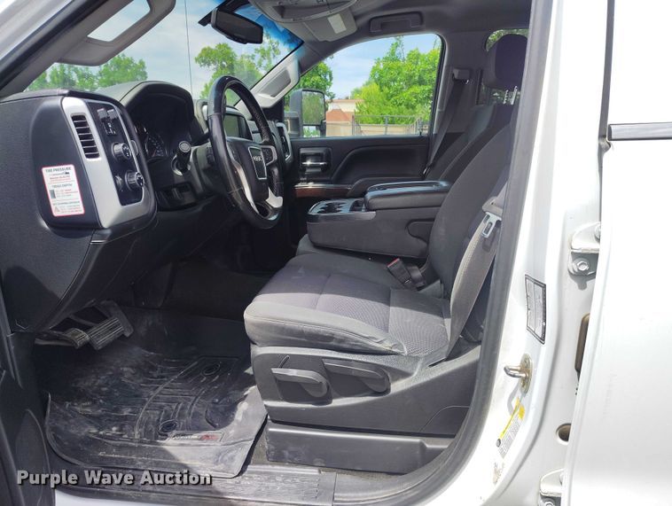 image for item DT0793 2018 GMC Sierra 2500HD Crew Cab pickup truck