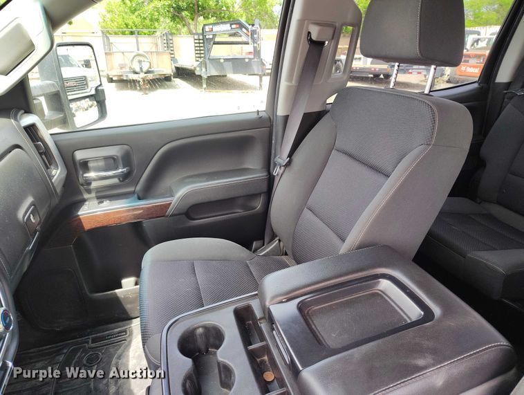 image for item DT0793 2018 GMC Sierra 2500HD Crew Cab pickup truck