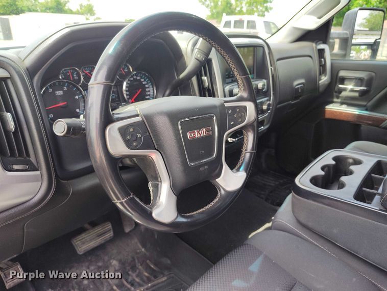 image for item DT0793 2018 GMC Sierra 2500HD Crew Cab pickup truck