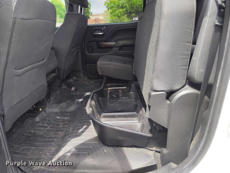 image for item DT0793 2018 GMC Sierra 2500HD Crew Cab pickup truck