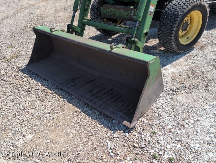 image for item DT1758 2000 John Deere 4700 MFWD tractor