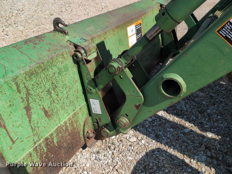 image for item DT1758 2000 John Deere 4700 MFWD tractor