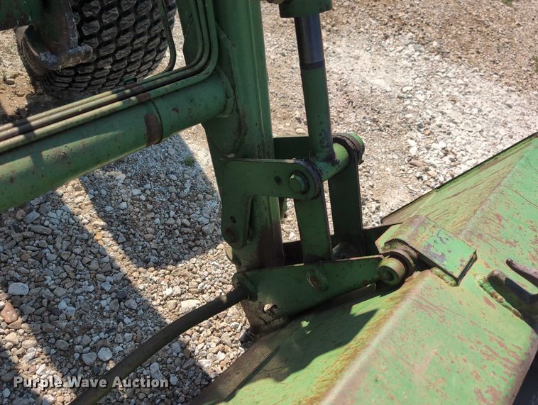 image for item DT1758 2000 John Deere 4700 MFWD tractor