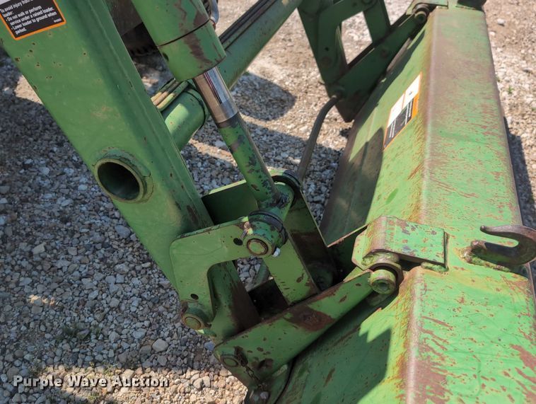 image for item DT1758 2000 John Deere 4700 MFWD tractor