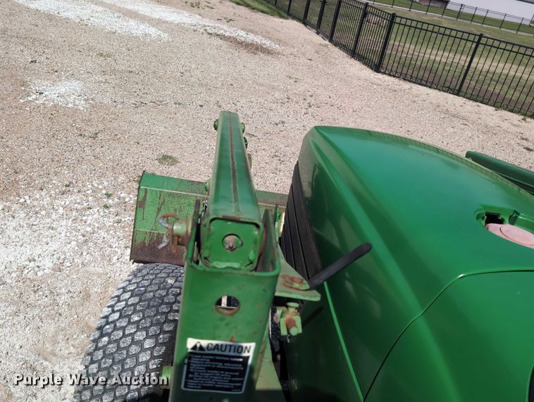 image for item DT1758 2000 John Deere 4700 MFWD tractor