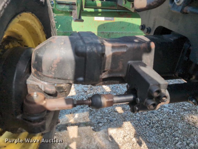 image for item DT1758 2000 John Deere 4700 MFWD tractor