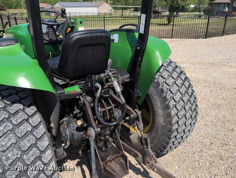 image for item DT1758 2000 John Deere 4700 MFWD tractor