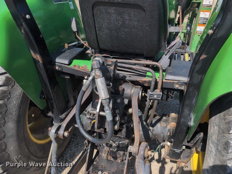 image for item DT1758 2000 John Deere 4700 MFWD tractor