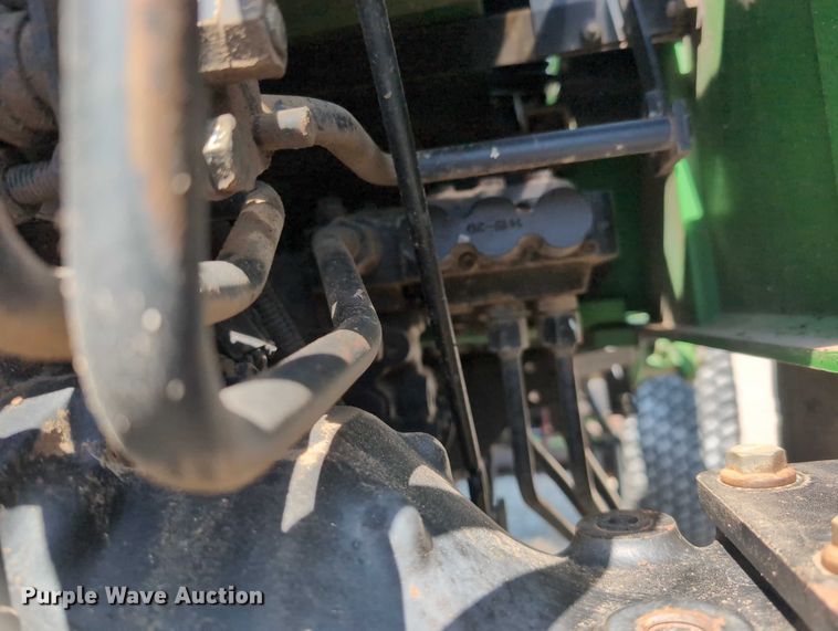 image for item DT1758 2000 John Deere 4700 MFWD tractor