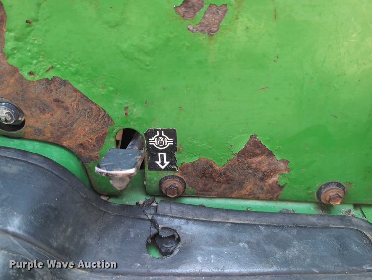 image for item DT1758 2000 John Deere 4700 MFWD tractor