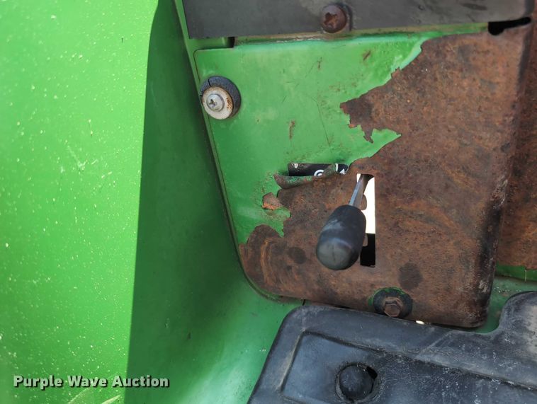 image for item DT1758 2000 John Deere 4700 MFWD tractor