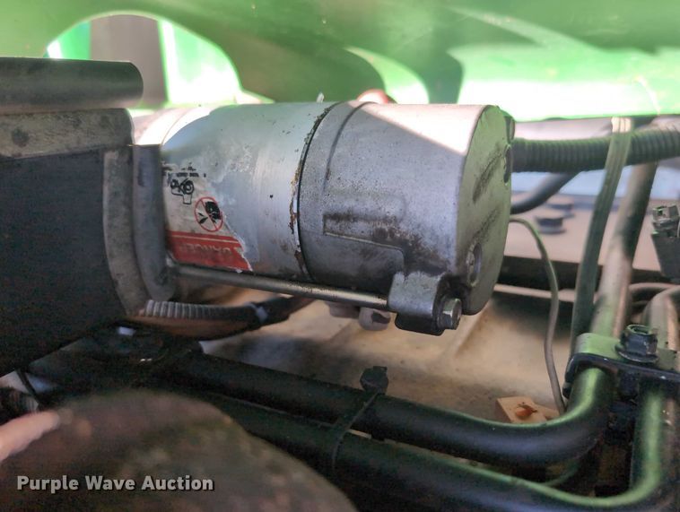 image for item DT1758 2000 John Deere 4700 MFWD tractor