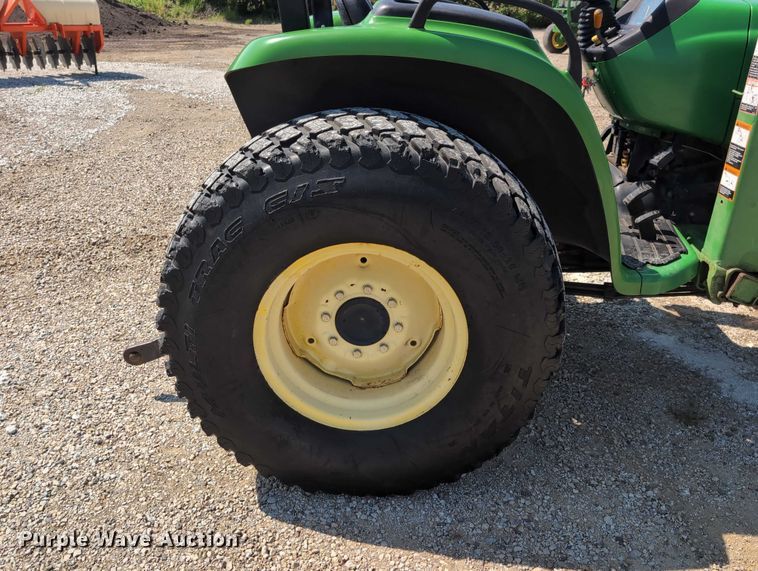 image for item DT1758 2000 John Deere 4700 MFWD tractor