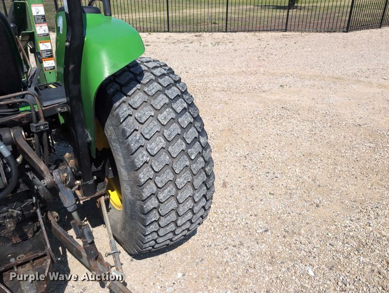 image for item DT1758 2000 John Deere 4700 MFWD tractor