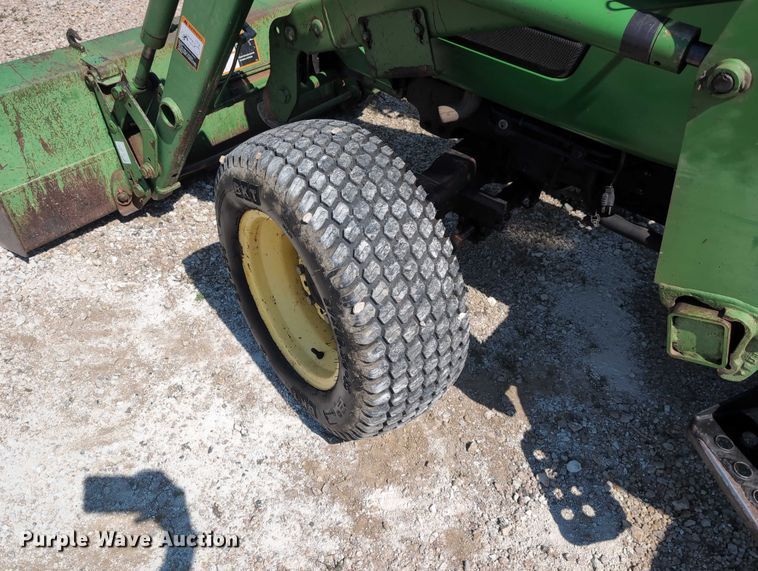 image for item DT1758 2000 John Deere 4700 MFWD tractor