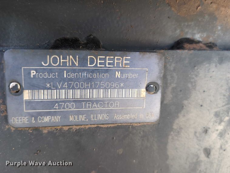 image for item DT1758 2000 John Deere 4700 MFWD tractor
