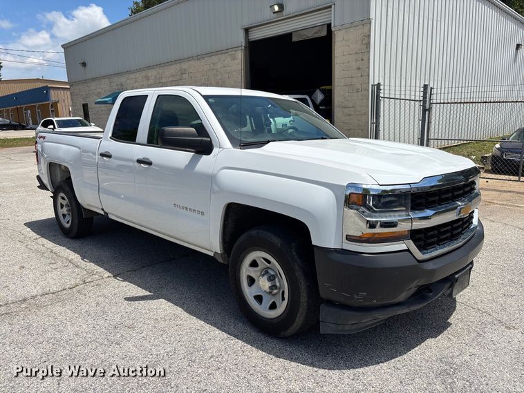 image for item DU6271 2018 Chevrolet Silverado 1500 Crew Cab pickup truck