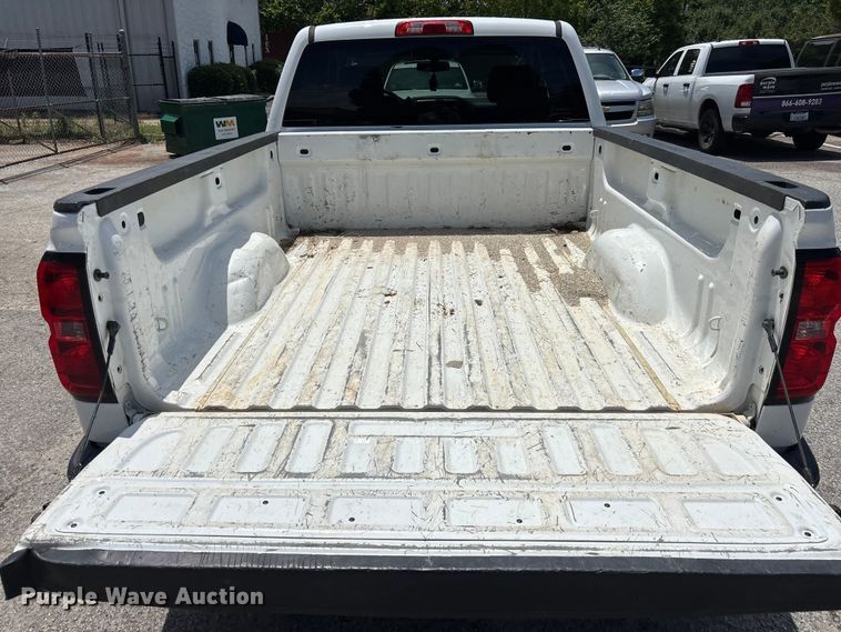 image for item DU6271 2018 Chevrolet Silverado 1500 Crew Cab pickup truck