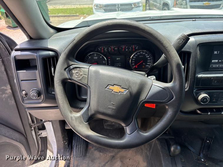 image for item DU6271 2018 Chevrolet Silverado 1500 Crew Cab pickup truck