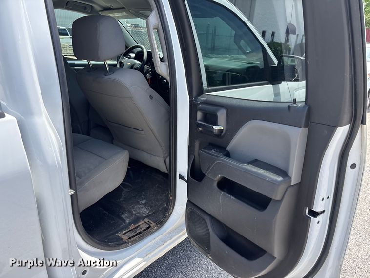image for item DU6271 2018 Chevrolet Silverado 1500 Crew Cab pickup truck