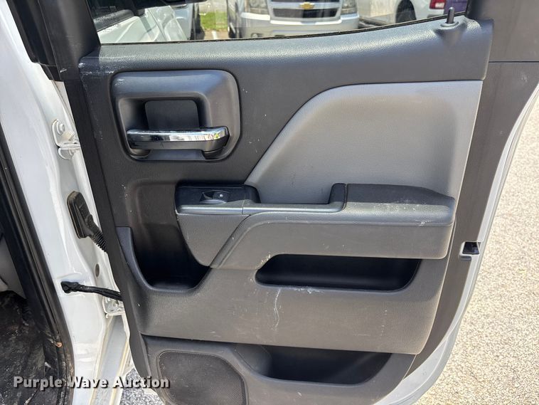 image for item DU6271 2018 Chevrolet Silverado 1500 Crew Cab pickup truck