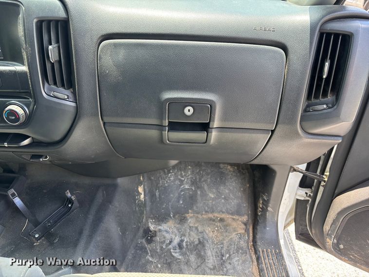 image for item DU6271 2018 Chevrolet Silverado 1500 Crew Cab pickup truck