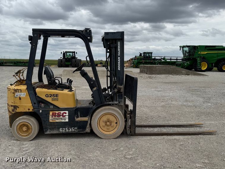 image for item DV2000 Doosan G25E-3 forklift