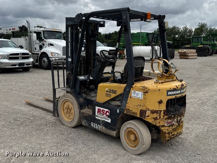 image for item DV2000 Doosan G25E-3 forklift