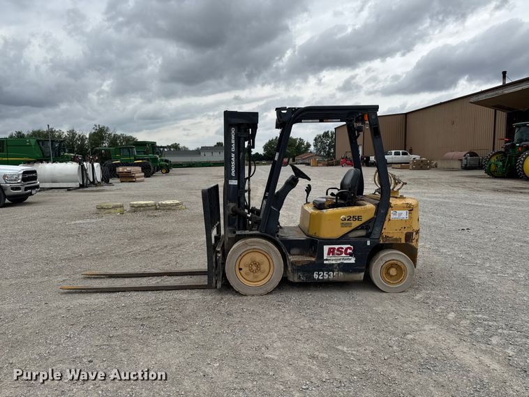 image for item DV2000 Doosan G25E-3 forklift