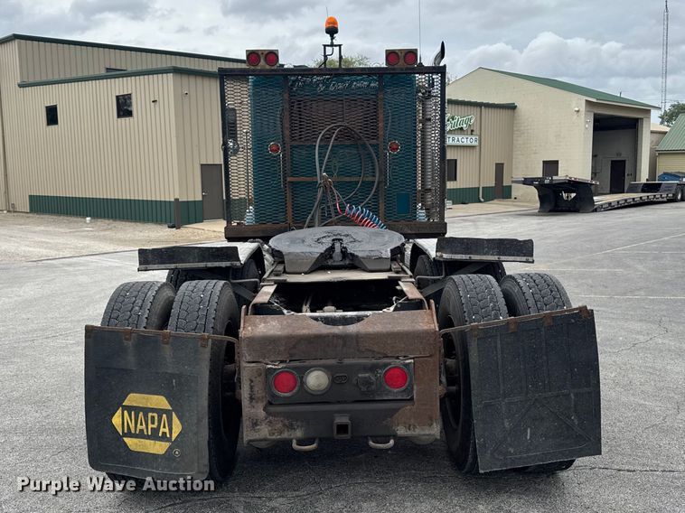 image for item DV2001 1994 Kenworth T800B semi truck