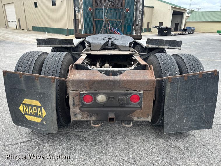 image for item DV2001 1994 Kenworth T800B semi truck
