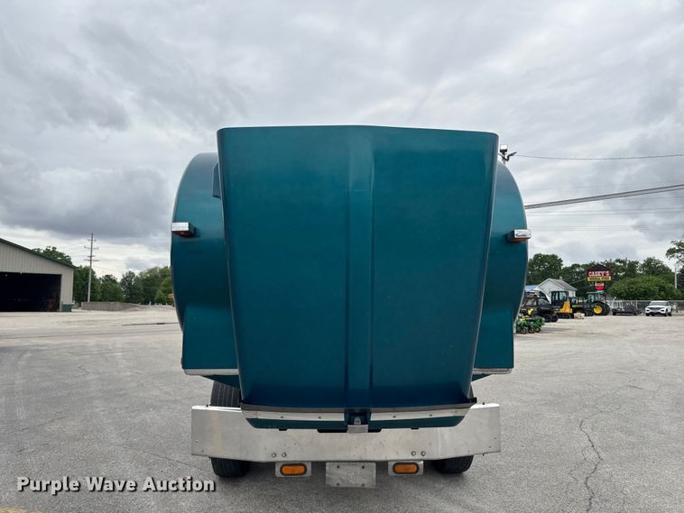 image for item DV2001 1994 Kenworth T800B semi truck