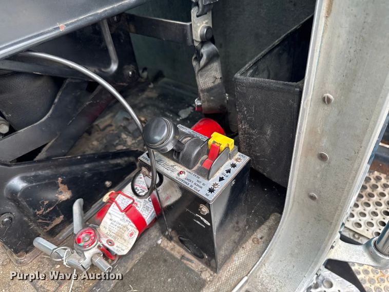 image for item DV2001 1994 Kenworth T800B semi truck