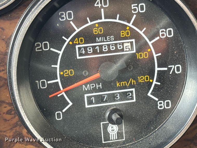 image for item DV2001 1994 Kenworth T800B semi truck