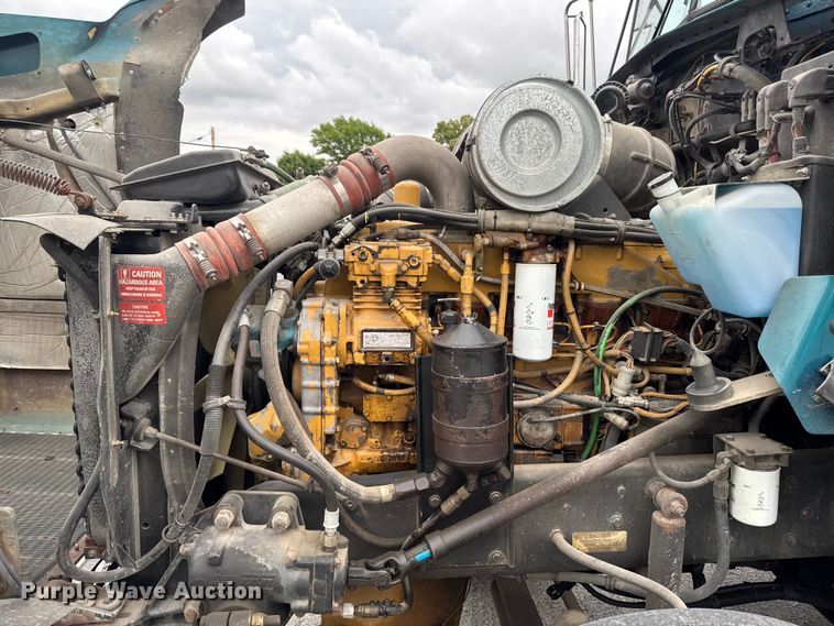image for item DV2001 1994 Kenworth T800B semi truck