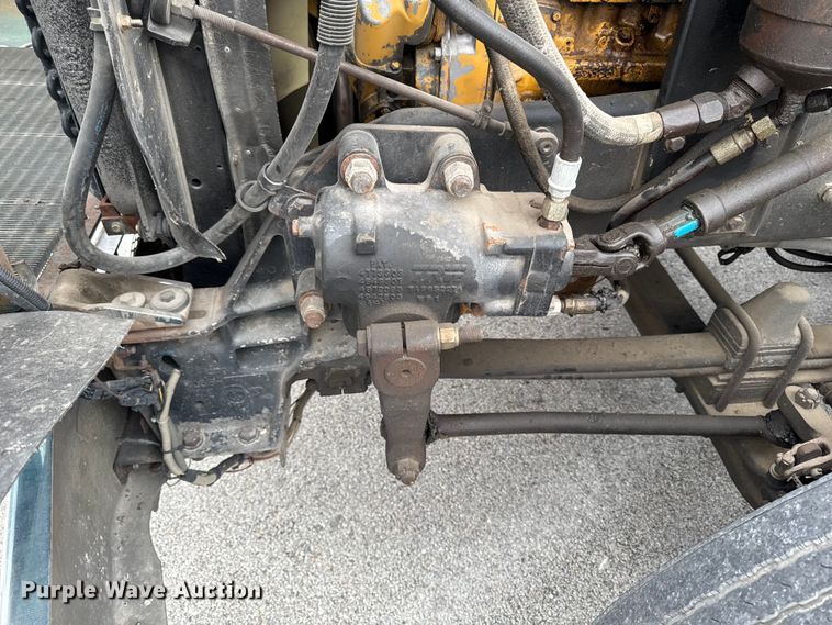 image for item DV2001 1994 Kenworth T800B semi truck