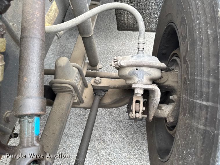image for item DV2001 1994 Kenworth T800B semi truck