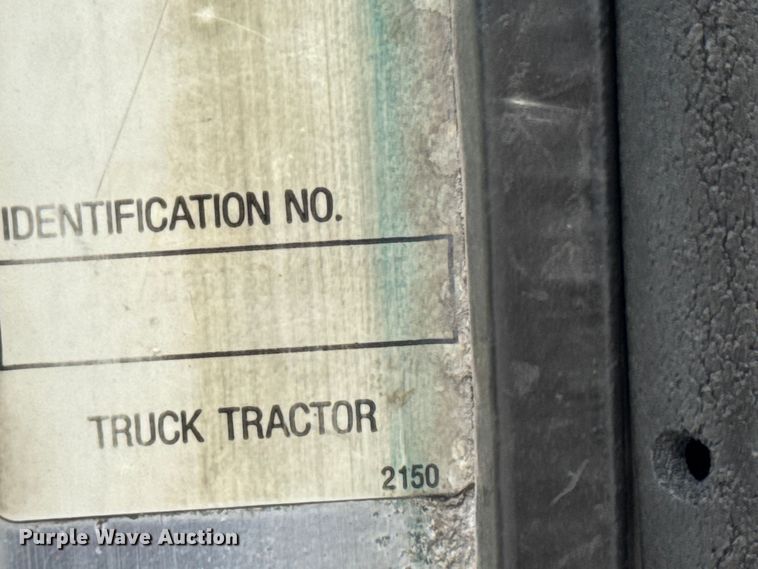 image for item DV2001 1994 Kenworth T800B semi truck