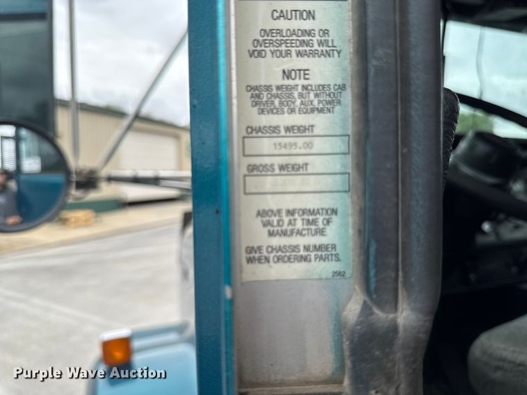 image for item DV2001 1994 Kenworth T800B semi truck