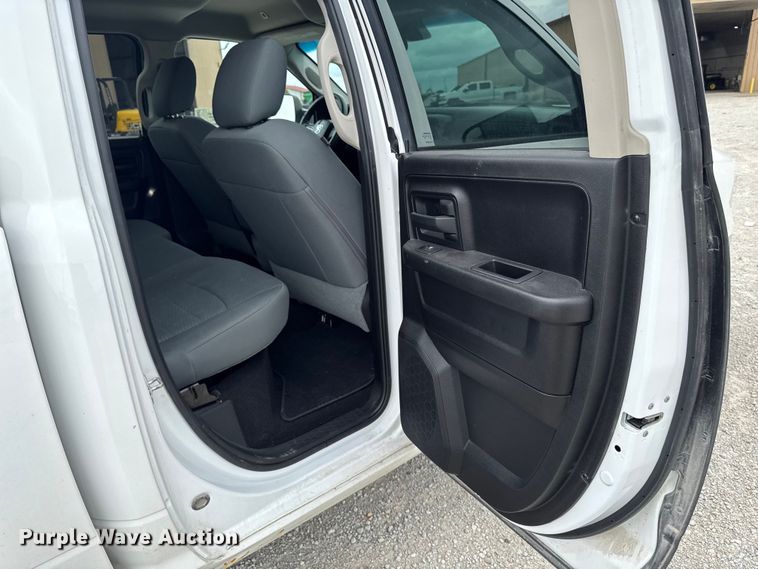 image for item DV2002 2019 RAM 1500 Ext. Cab pickup truck