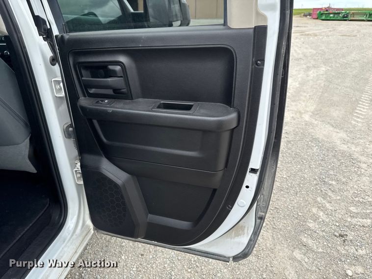 image for item DV2002 2019 RAM 1500 Ext. Cab pickup truck