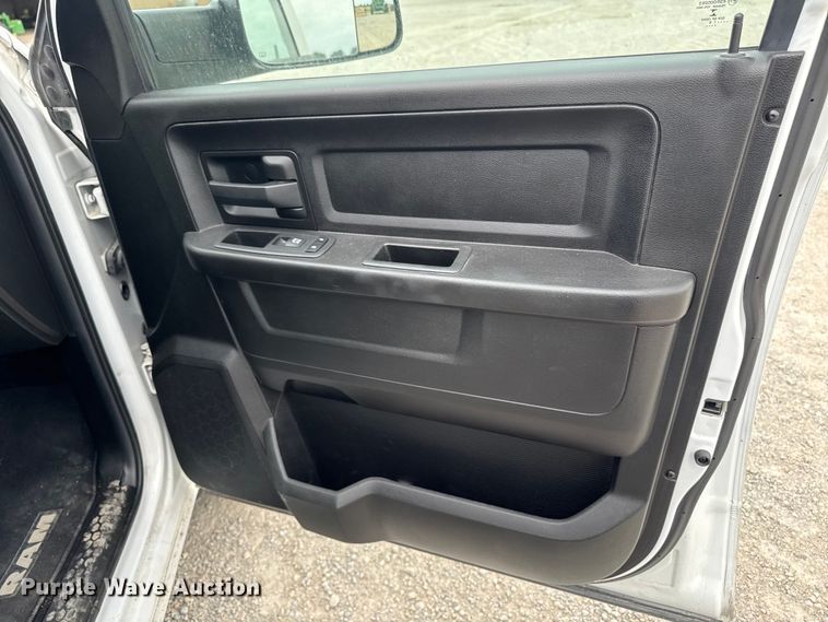 image for item DV2002 2019 RAM 1500 Ext. Cab pickup truck