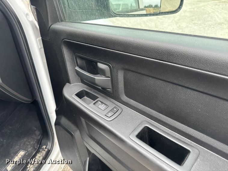 image for item DV2002 2019 RAM 1500 Ext. Cab pickup truck