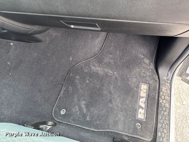 image for item DV2002 2019 RAM 1500 Ext. Cab pickup truck