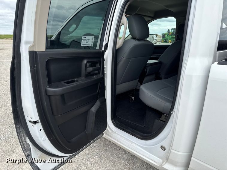 image for item DV2002 2019 RAM 1500 Ext. Cab pickup truck
