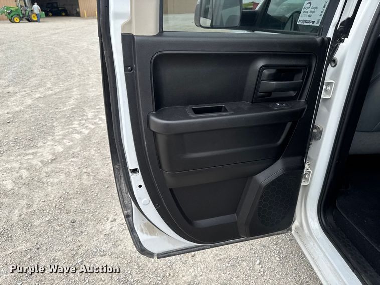 image for item DV2002 2019 RAM 1500 Ext. Cab pickup truck