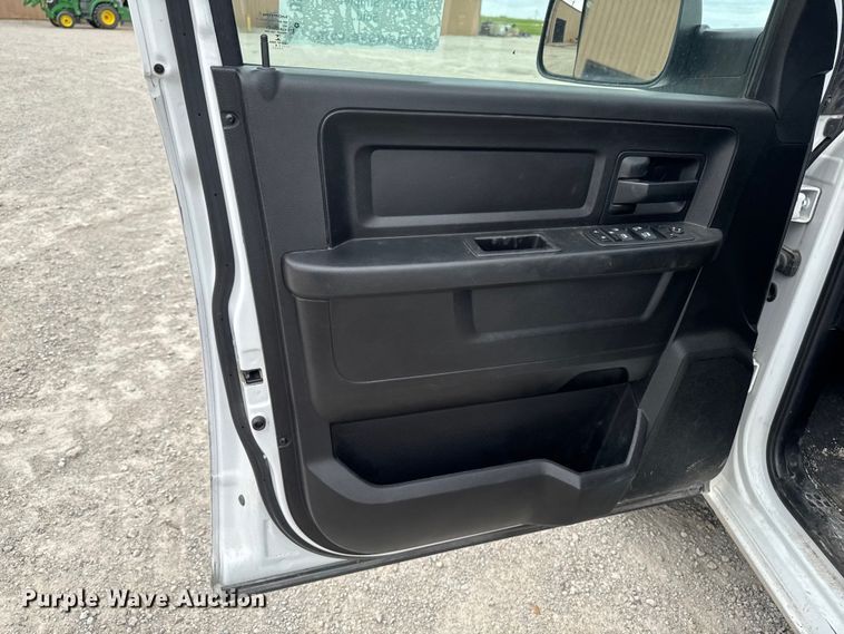 image for item DV2002 2019 RAM 1500 Ext. Cab pickup truck