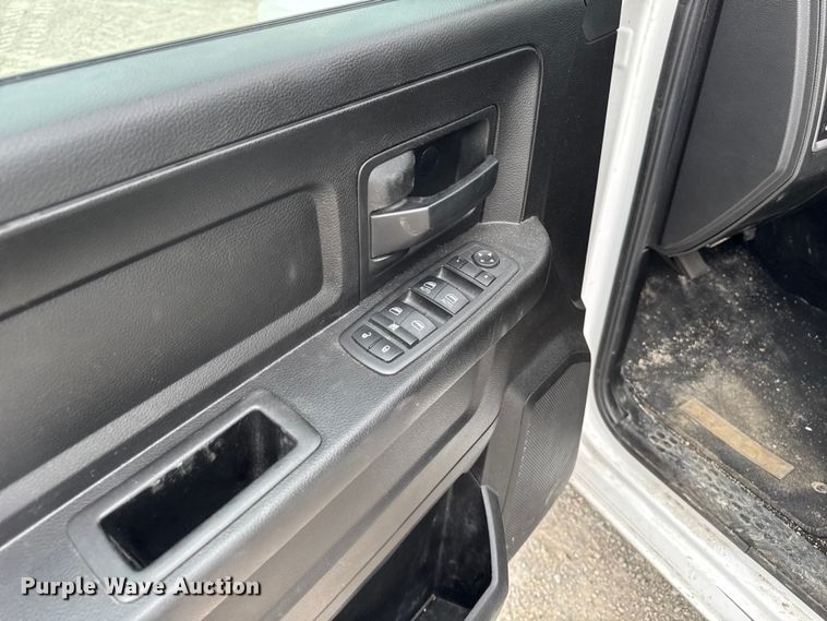 image for item DV2002 2019 RAM 1500 Ext. Cab pickup truck