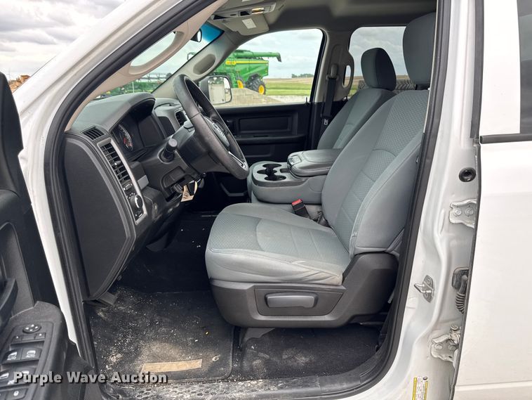 image for item DV2002 2019 RAM 1500 Ext. Cab pickup truck