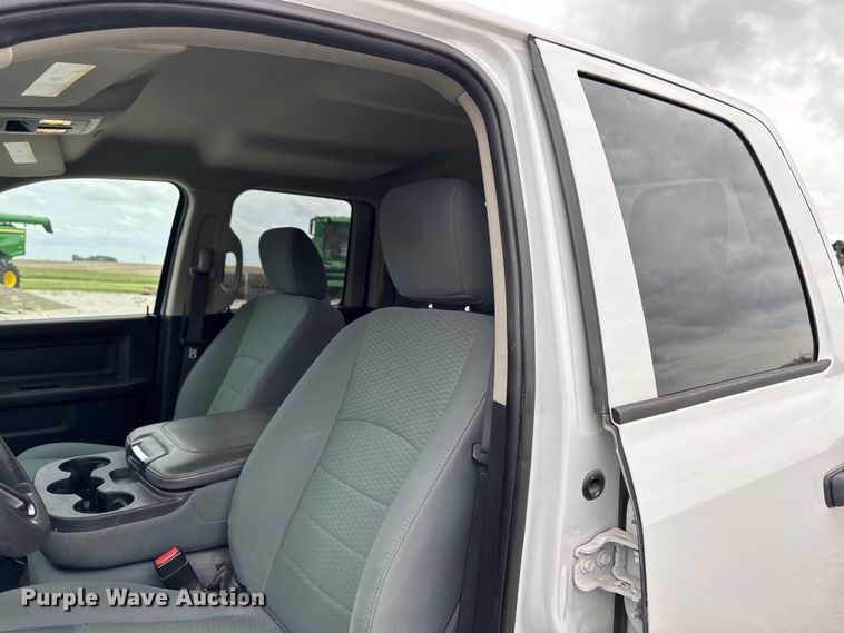 image for item DV2002 2019 RAM 1500 Ext. Cab pickup truck